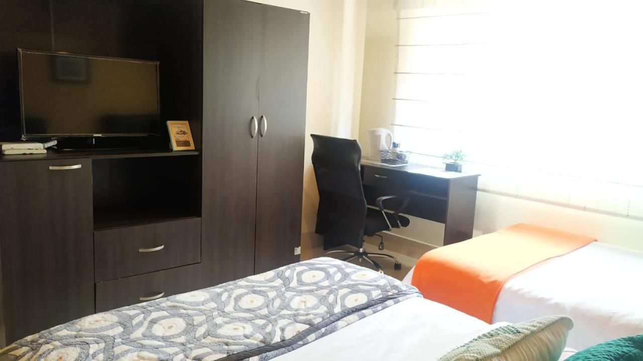 Casa Prada Bed & Breakfast โบโกตา ภายนอก รูปภาพ