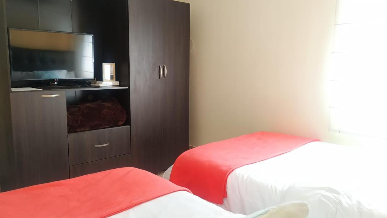 Casa Prada Bed & Breakfast โบโกตา ภายนอก รูปภาพ