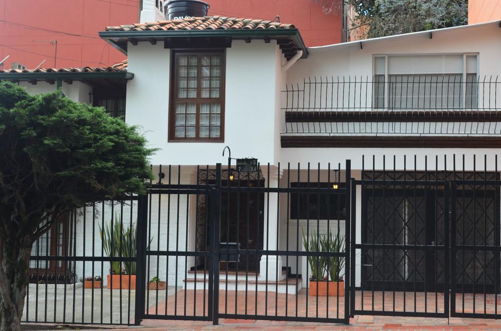 Casa Prada Bed & Breakfast โบโกตา ภายนอก รูปภาพ