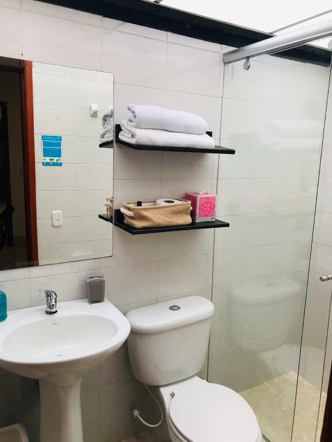 Casa Prada Bed & Breakfast โบโกตา ภายนอก รูปภาพ