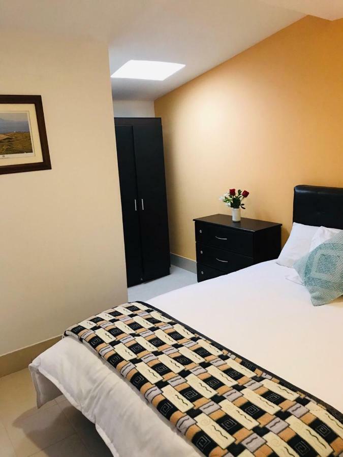 Casa Prada Bed & Breakfast โบโกตา ภายนอก รูปภาพ