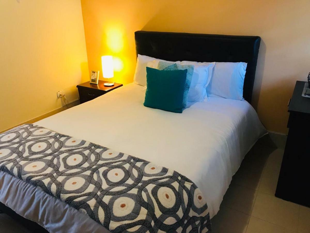 Casa Prada Bed & Breakfast โบโกตา ภายนอก รูปภาพ
